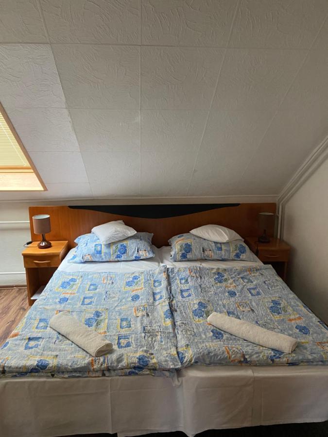 Teke Panzio Bed & Breakfast Kormend Exterior photo