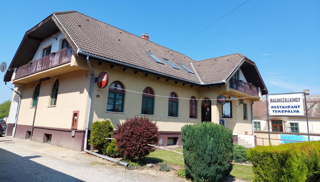 Teke Panzio Bed & Breakfast Kormend Exterior photo